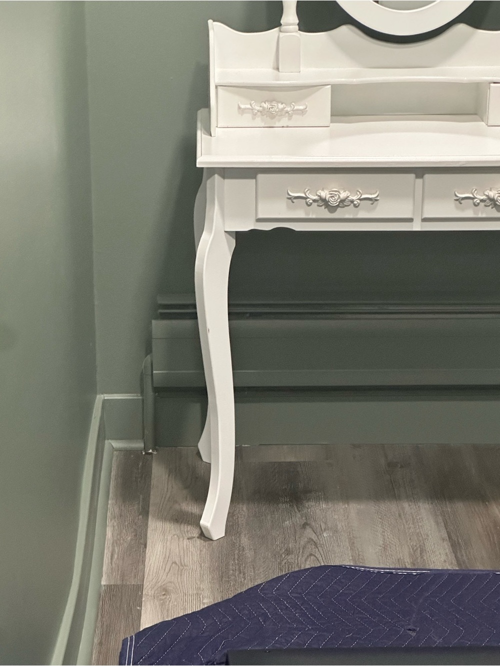 White Vanity Dressing Table with Oval Mirror - Picture 6 of 7